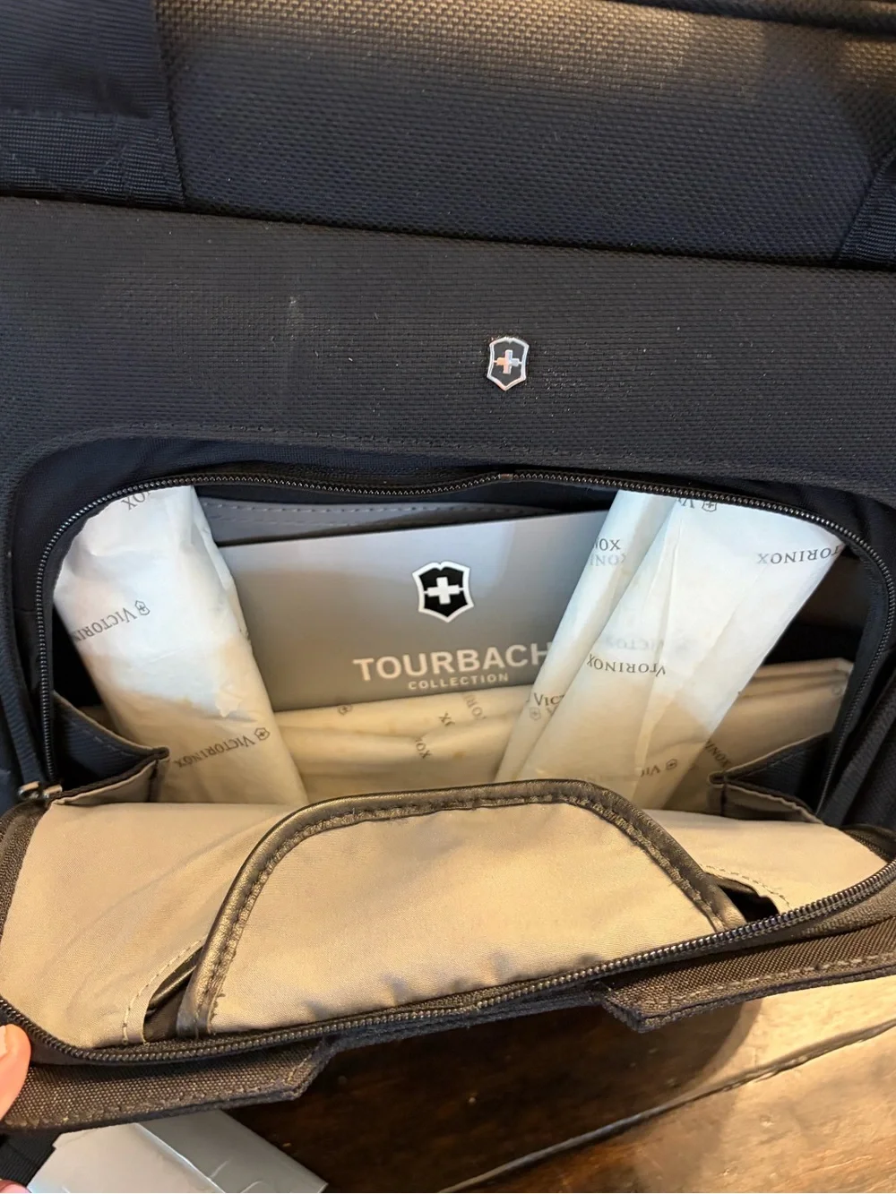 NWT ✨ Victorinox Black Swiss Army 